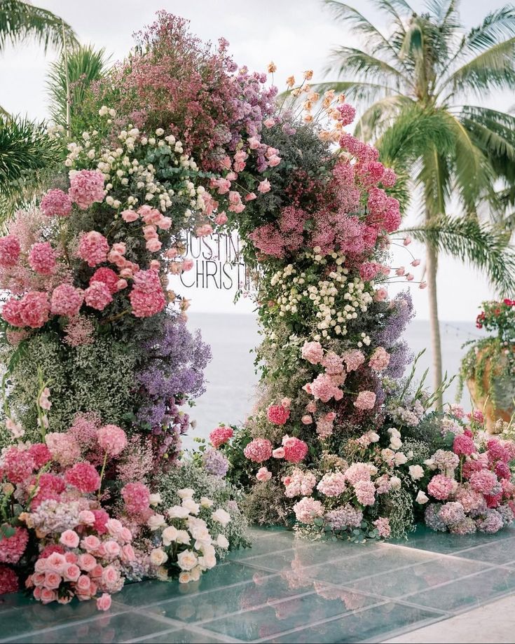 WEDDING & DECORATIVE FLOWER ARRANGEMENTS